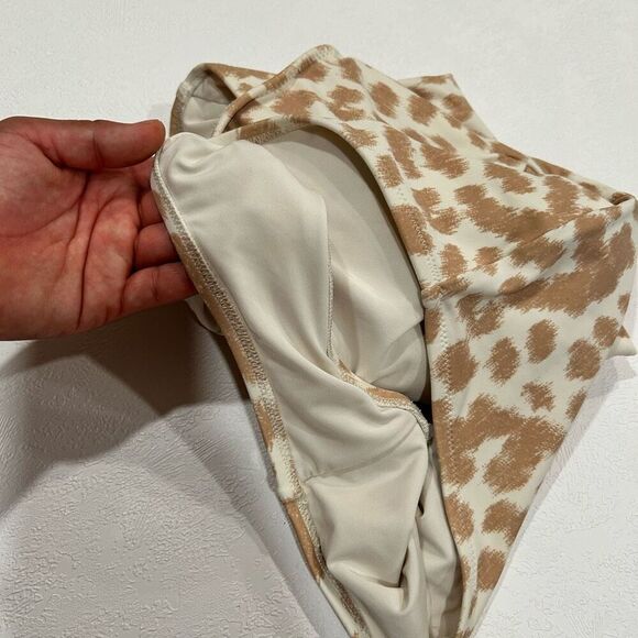 Aerie AnimalโPrint One-Piece Swimsuit | Cutout | Size M - Picture 4 of 4